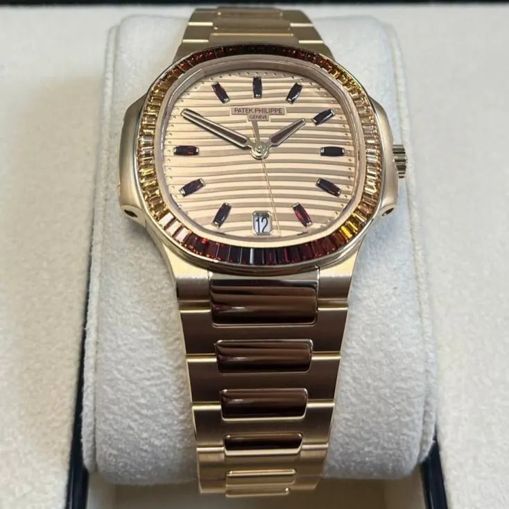 Patek Philippe Nautilus 40mm Pink Never worn - Back View
