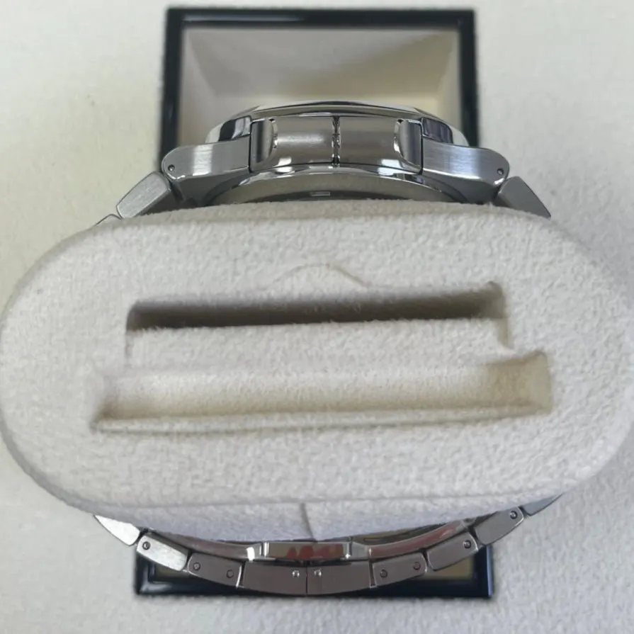 Patek Philippe Nautilus 40mm Blue Never worn - Model View