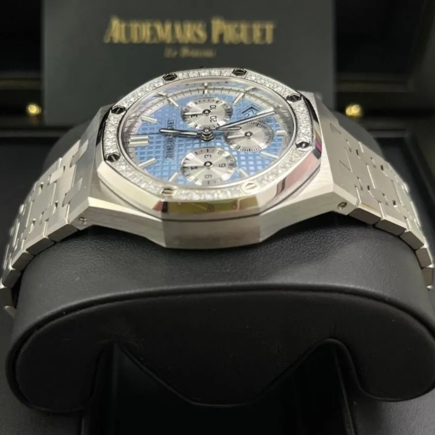 Audemars Piguet Royal Oak Chronograph 38mm MultiColor Never worn - Back View