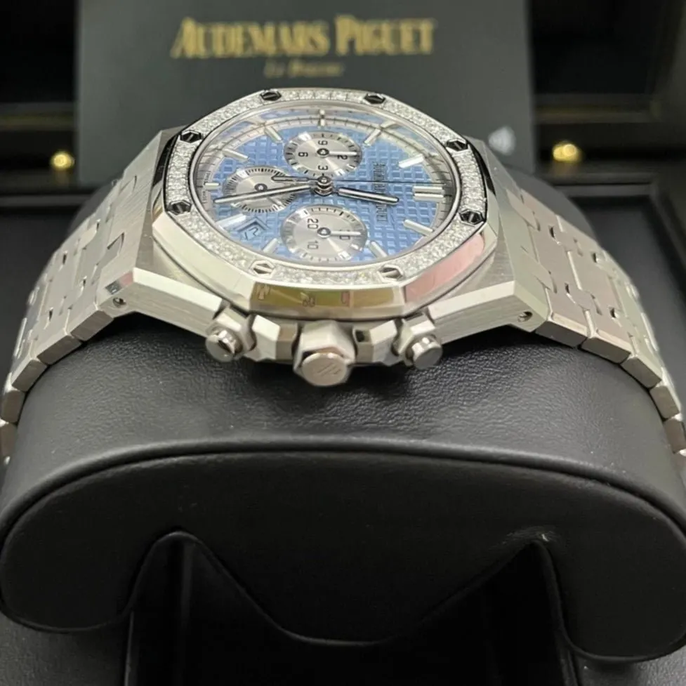 Audemars Piguet Royal Oak Chronograph 38mm MultiColor Never worn - Model View