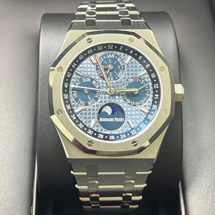 Audemars Piguet Royal Oak Perpetual Calendar 41mm Blue Never worn - Box View
