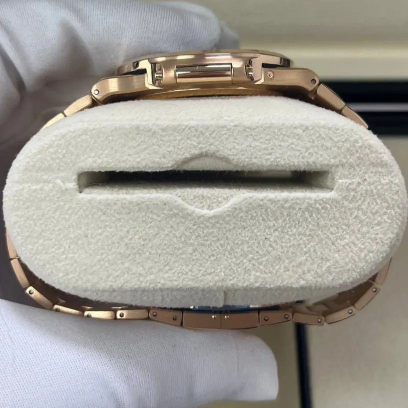 Patek Philippe Nautilus 40mm Pink Never worn - Box View