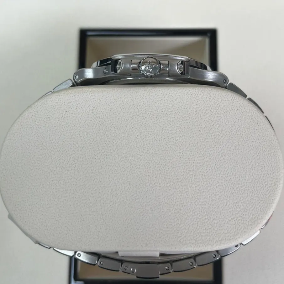 Patek Philippe Nautilus 40mm Blue Never worn - Back View