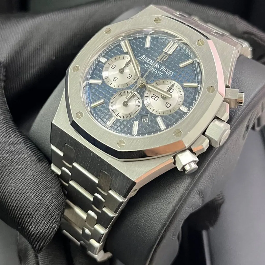 Audemars Piguet Royal Oak Selfwinding Chronograph 41mm Silver Never worn - Back View