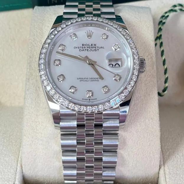 Rolex Datejust 36 Silver Never worn - Model View