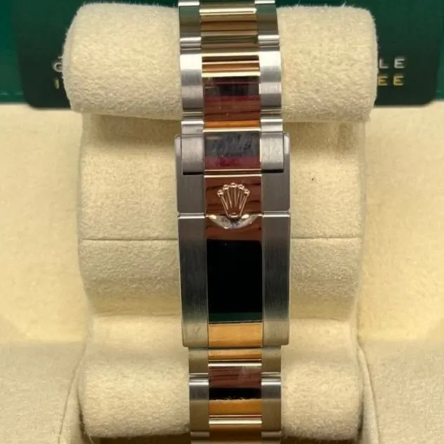 Rolex Yacht-Master II 44mm Pink Never worn - Model View