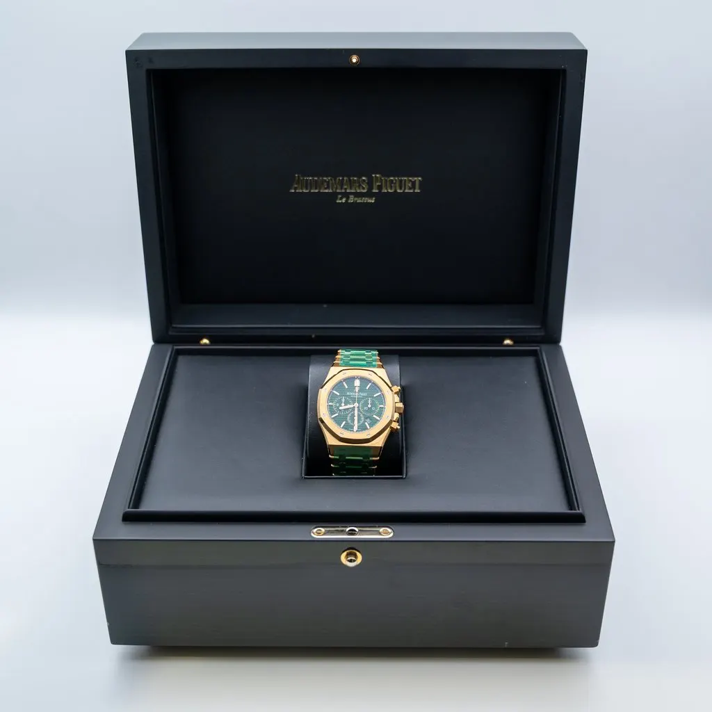 Audemars Piguet 41 mm Royal Oak Selfwinding Chronograph (Reference # 26331BA.OO.1220BA.02) MultiColor Never worn - Model View