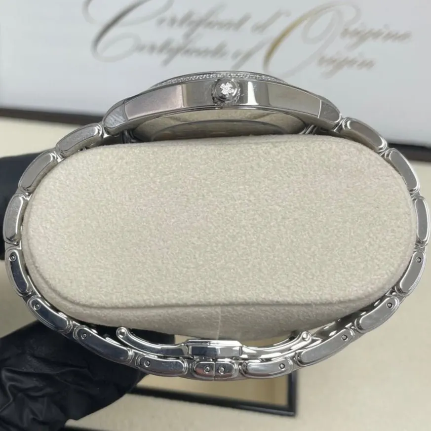 Patek Philippe Twenty~4 36mm Grey Never worn - Inside View