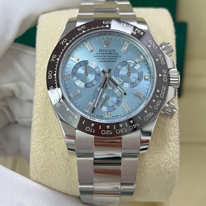 Rolex Daytona 40mm Blue Never worn - Inside View
