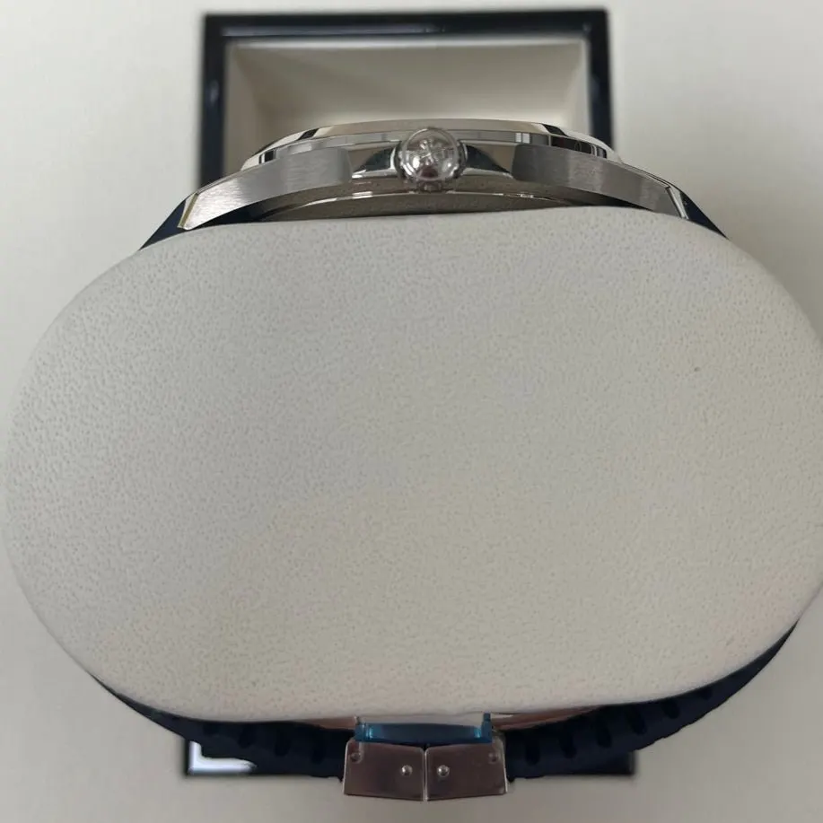 Patek Philippe Aquanaut 42mm Blue Never worn - Back View