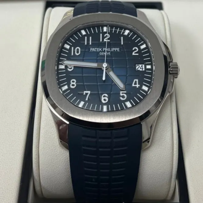 Patek Philippe Aquanaut 42mm Blue Never worn - Inside View