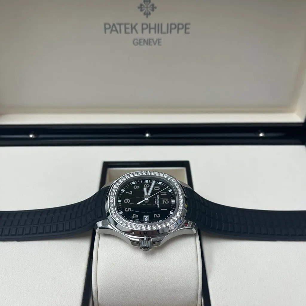 Patek Philippe Aquanaut 39mm Black Never worn - Inside View