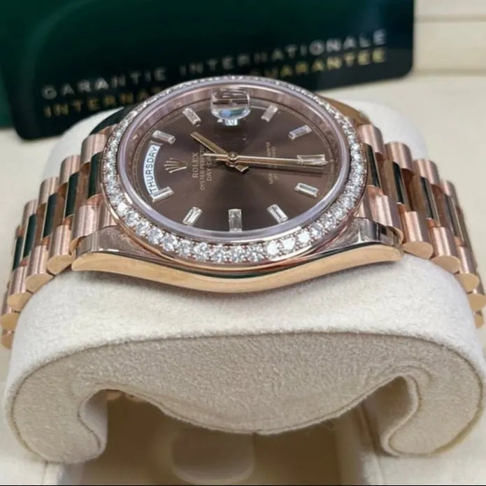 Rolex Everose Gold Day-Date 40 Watch - Everose Gold Bezel - Chocolate Baguette Diamond Dial - President Bracelet Pink Never worn - Inside View