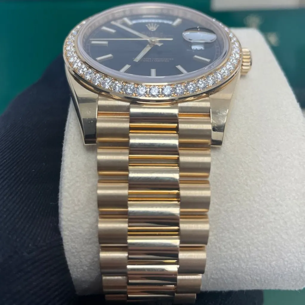 Rolex Day-Date 40 Silver Never worn - Box View