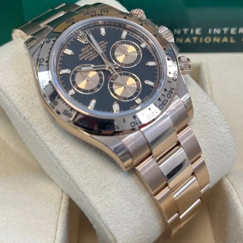 Rolex Daytona 40mm Pink Never worn - Model View