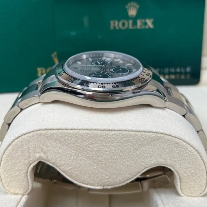 Rolex Daytona 40mm Black Never worn - Box View