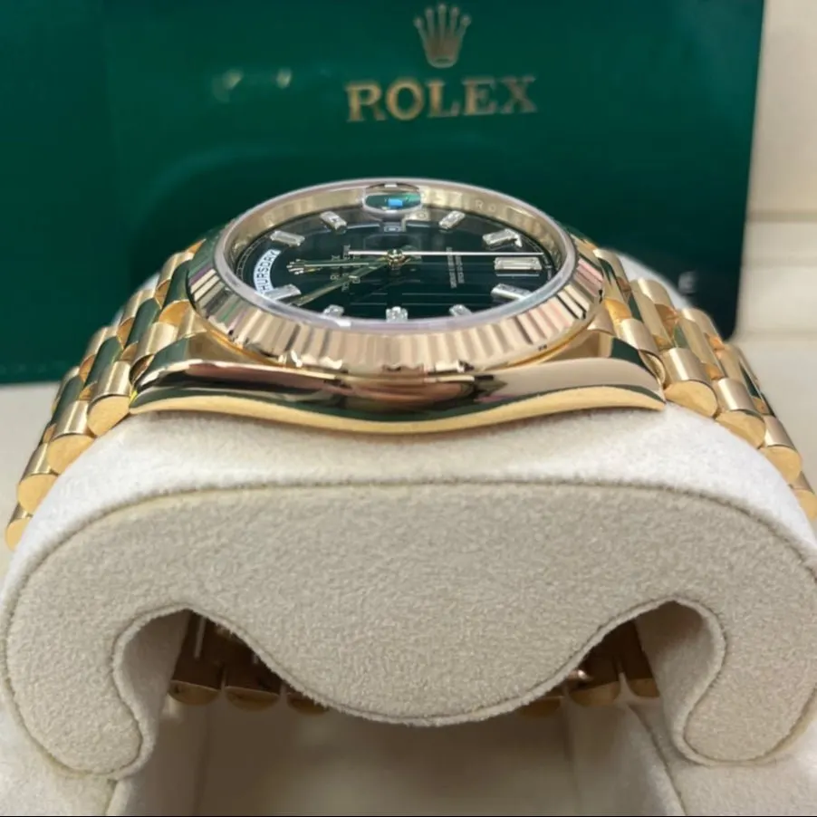 Rolex Day-Date 40 Silver Never worn - Inside View