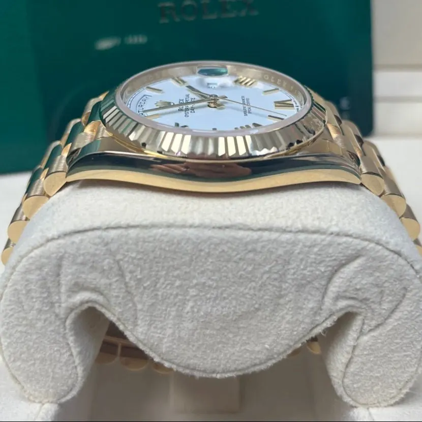 Rolex Day-Date 40 White Never worn - Model View