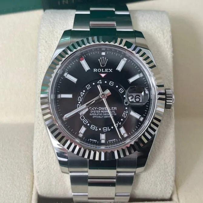 Rolex Sky-Dweller 42mm Black Never worn - Inside View