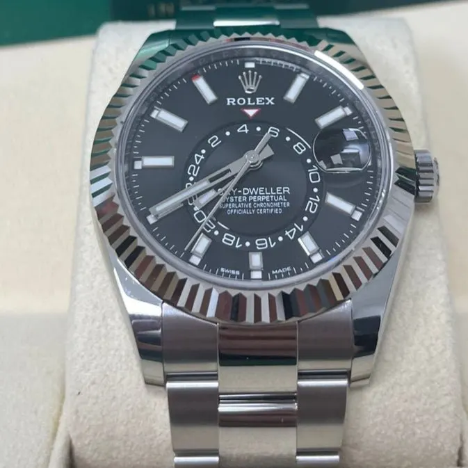 Rolex Sky-Dweller 42mm Black Never worn - Model View
