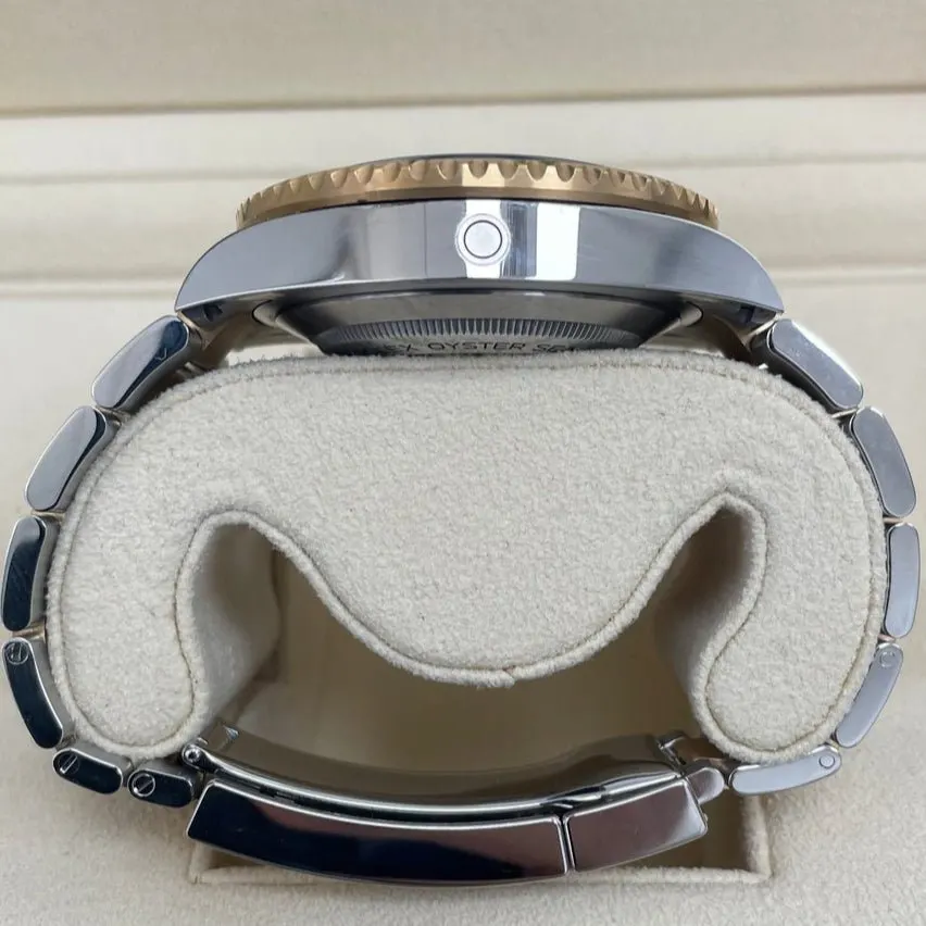 Rolex Sea-Dweller 43mm Gold Never worn - Inside View