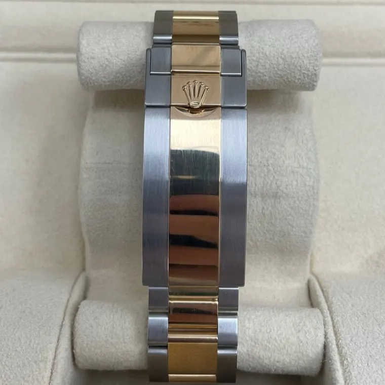 Rolex Sea-Dweller 43mm Gold Never worn - Model View