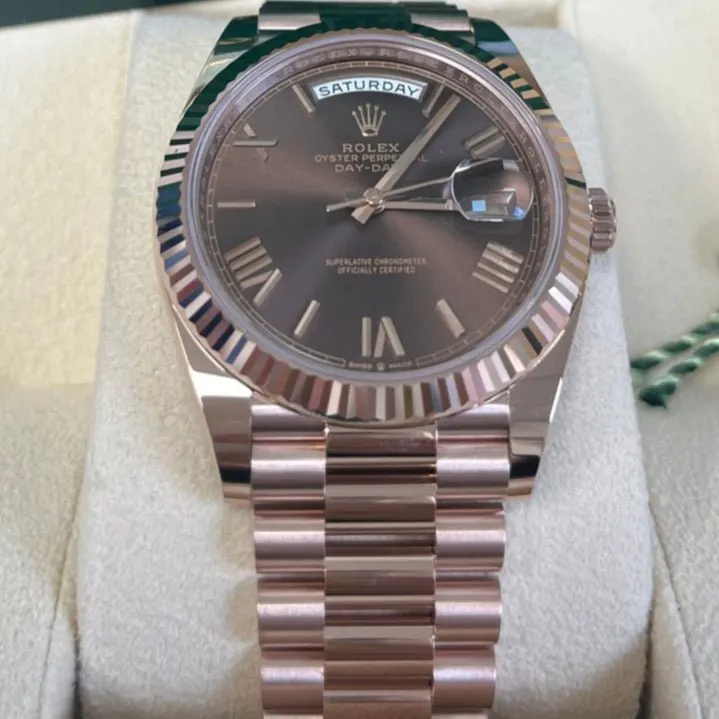 Rolex Day-Date 40 Pink Never worn - Model View