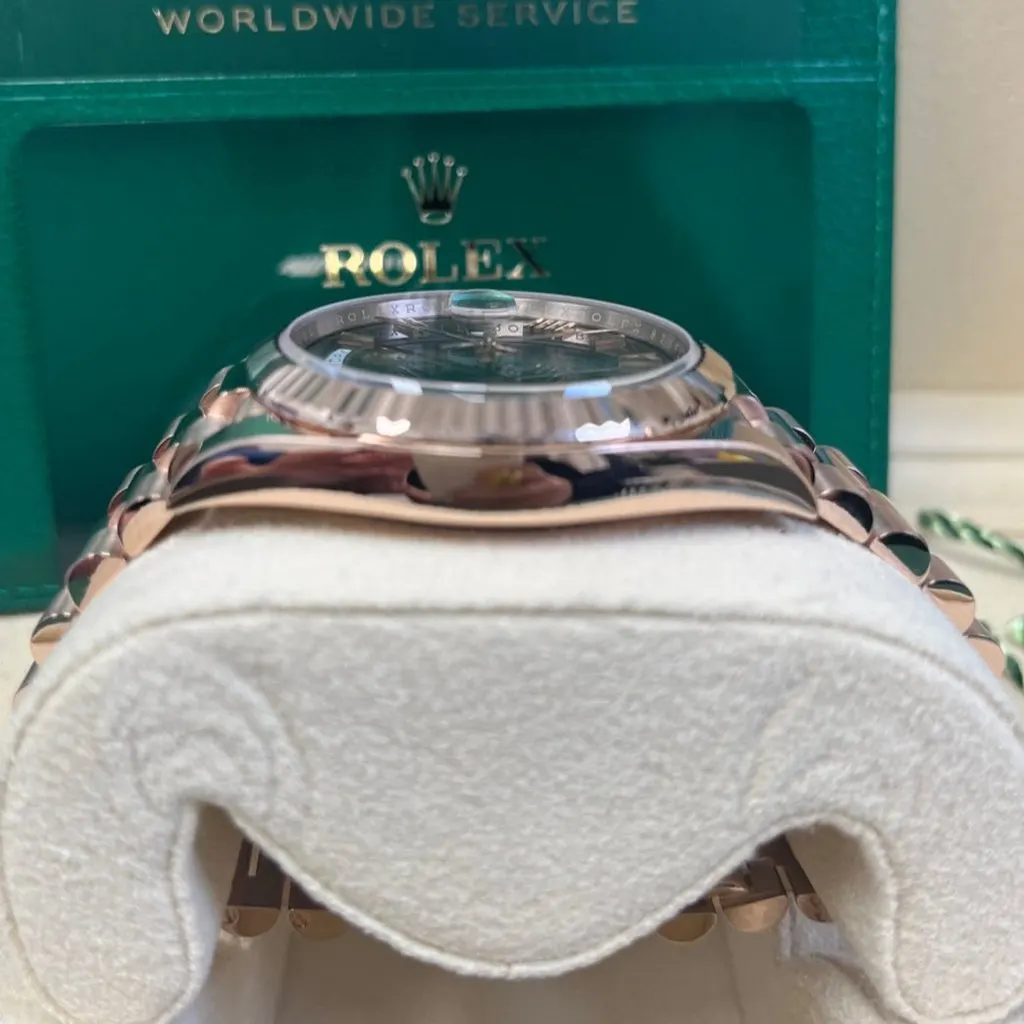 Rolex Day-Date 40 Pink Never worn - Box View