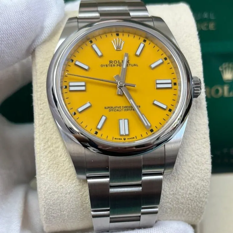 Rolex Oyster Perpetual 41mm Gold Never worn - Back View