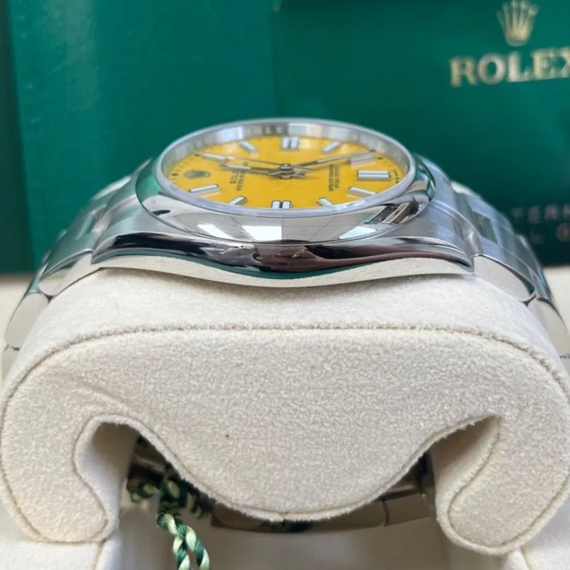 Rolex Oyster Perpetual 41mm Gold Never worn - Model View