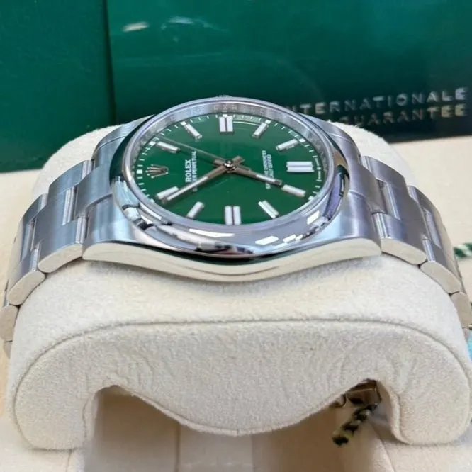 Rolex Oyster Perpetual 41mm Green Never worn - Back View