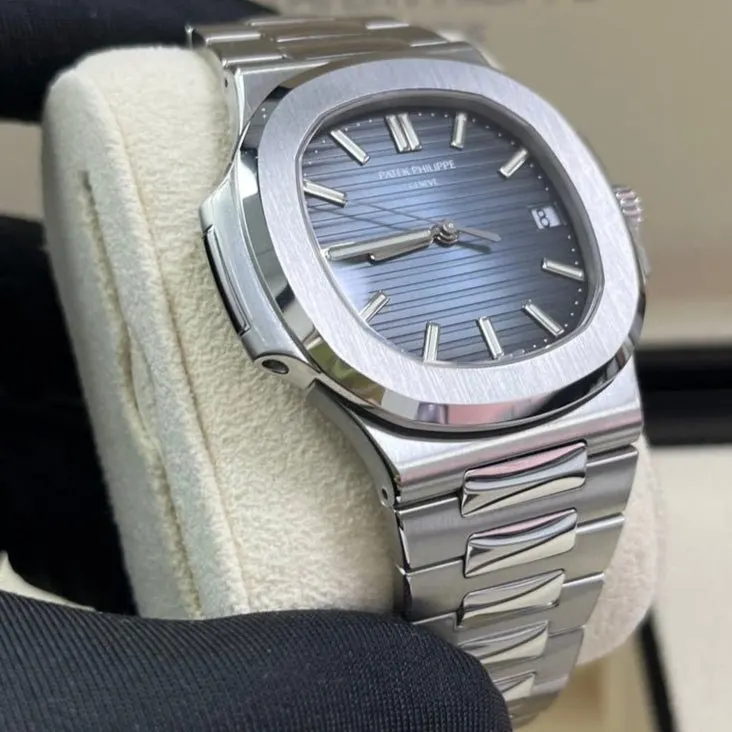 Patek Philippe Nautilus 40mm Blue Never worn - Inside View