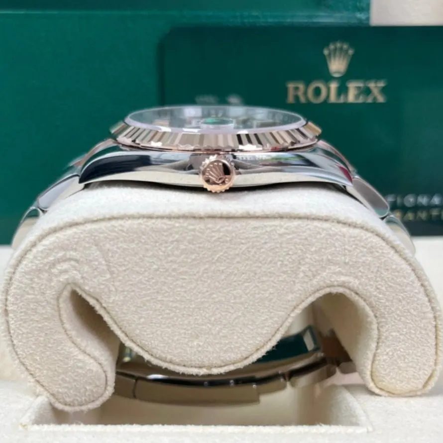 Rolex Datejust 41 Pink Never worn - Back View