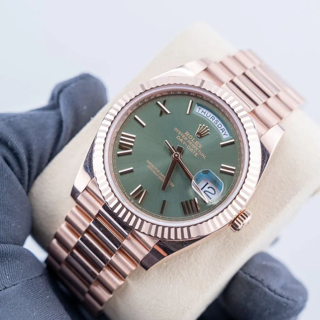 Rolex Day-Date 40 Pink Never worn - Model View