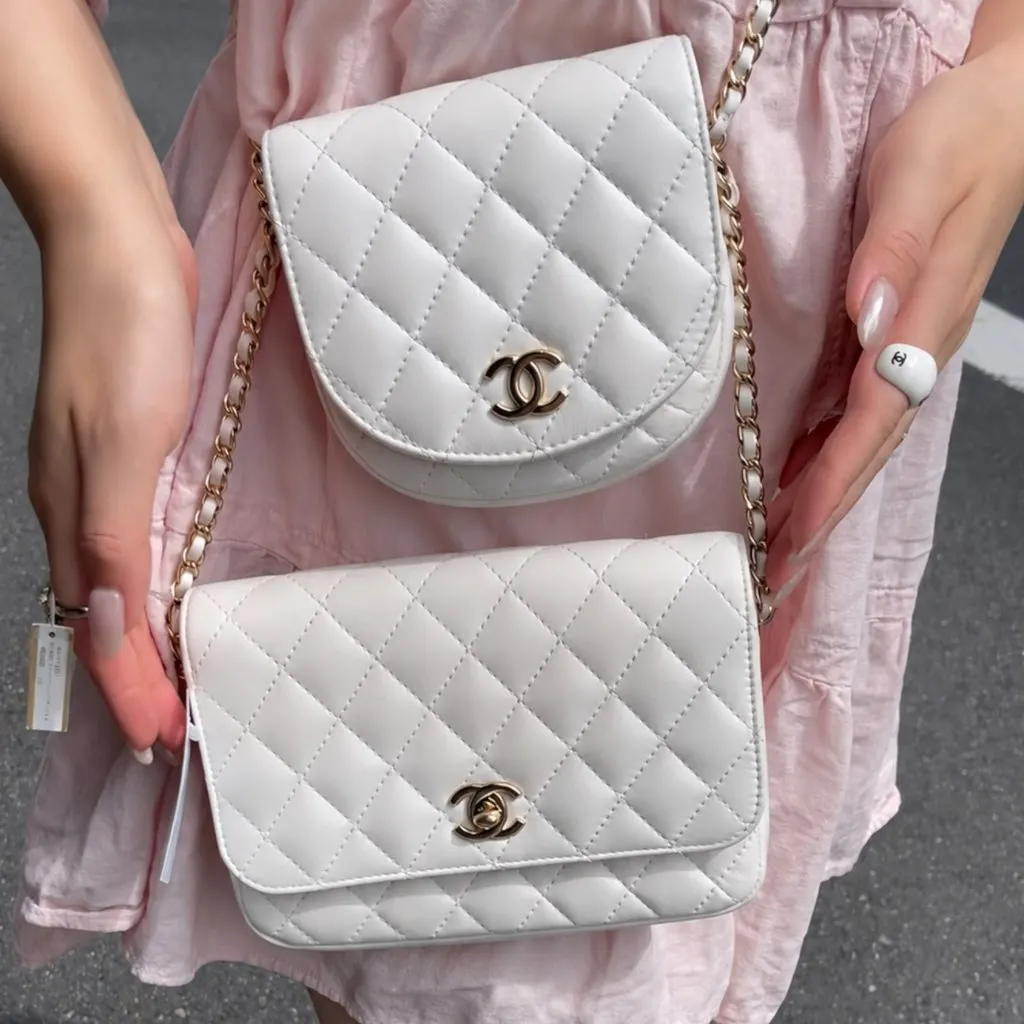 Chanel Side-Packs White Leather Very good - Back View