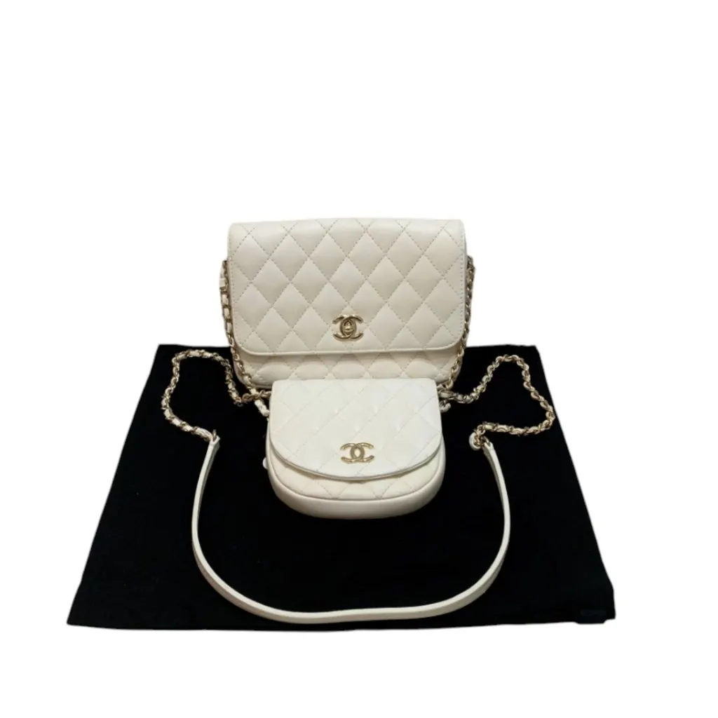 Chanel Side-Packs White Leather Very good - Model View