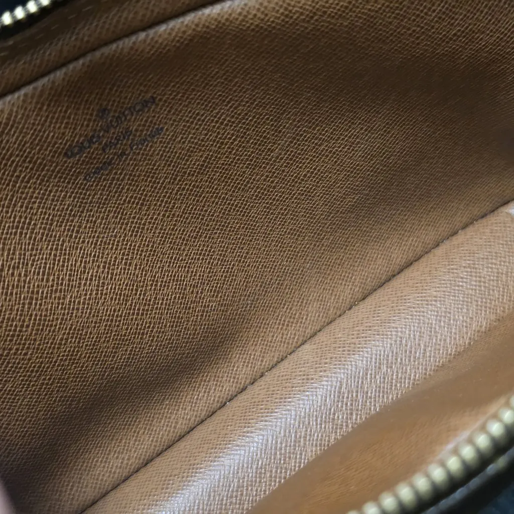 Louis Vuitton Pochette Marly Bandoulière Brown Canvas Fair - Model View