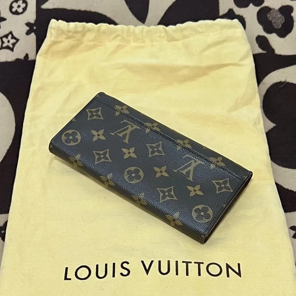 Louis Vuitton Sarah Brown Canvas Good - Back View