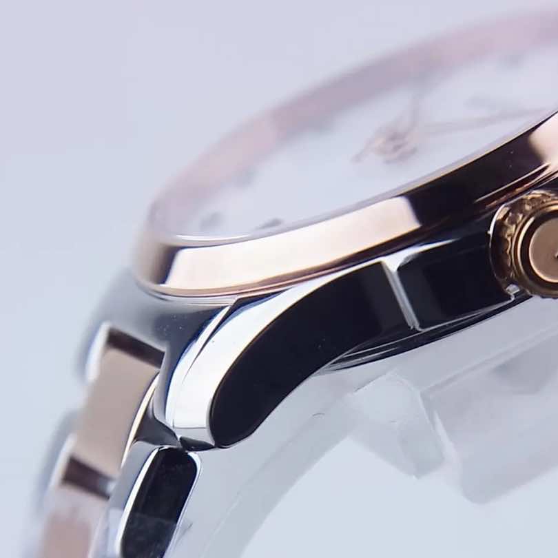 Gucci G-Timeless Silver Never worn, with tag - Inside View