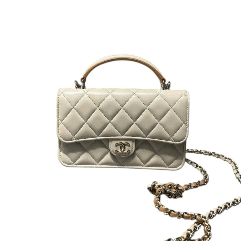 Chanel timeless Beige Leather Very good - Model View