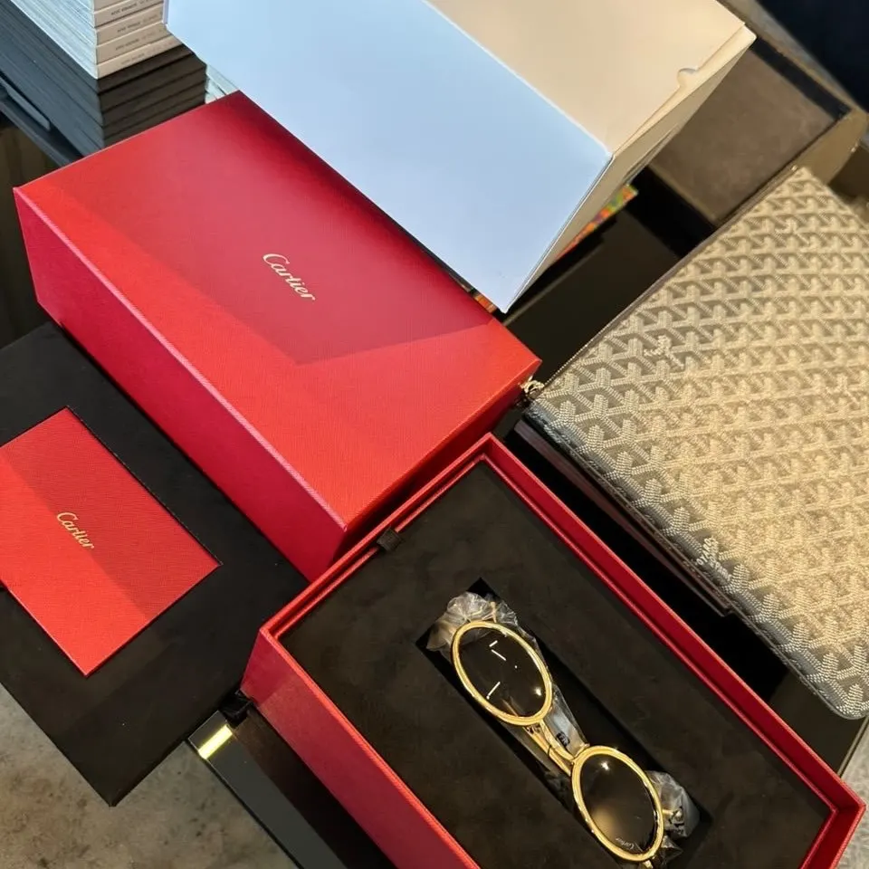 Cartier Baignoire Sunglasses Limited Edition Gold Titanium Never worn - Inside View