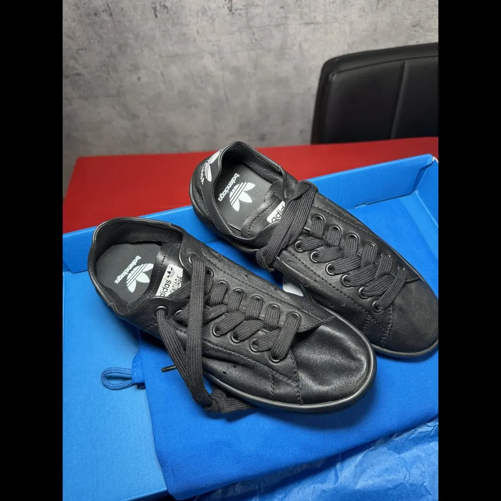 Balenciaga Balenciaga X Adidas Black Leather Never worn - Back View