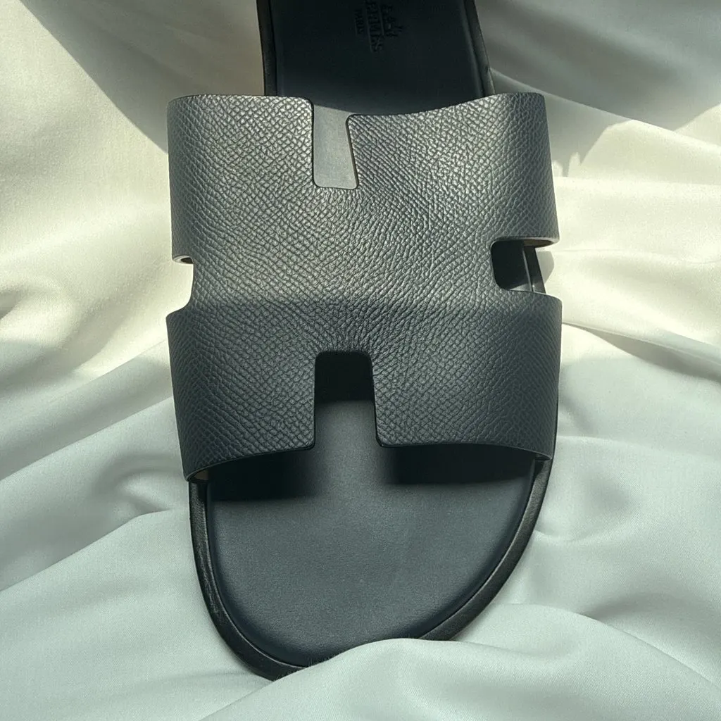 Hermès Authentic Hermès Izmir Sandals – Size 43.5 – Brand New, Never Worn Black Leather Never worn, with tag - Inside View