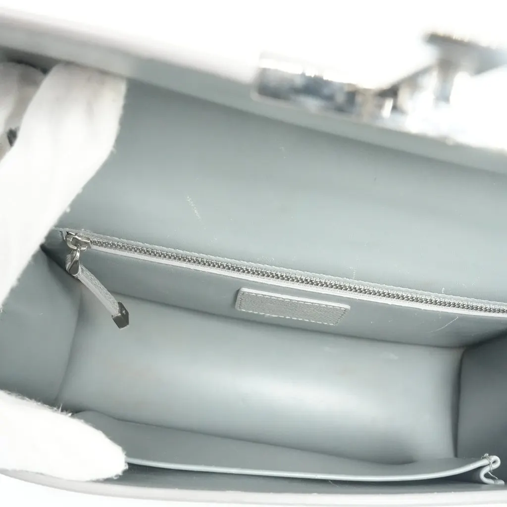 Dior 30 Montaigne Grey Bag Grey Leather Fair - Model View