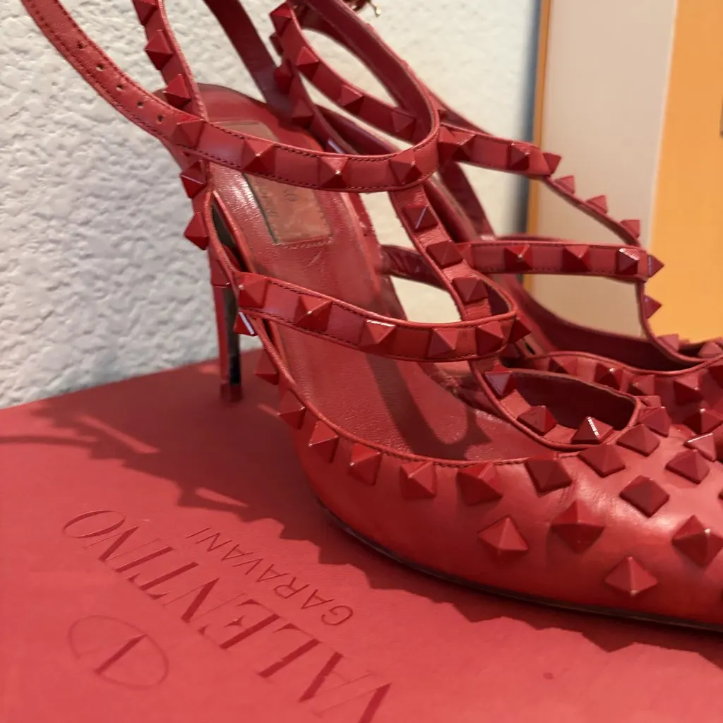RED VALENTINO GARAVANI Valentino Garavani Rockstud Ankle Strap Pumps in Red Leather Red Leather Very good - Box View
