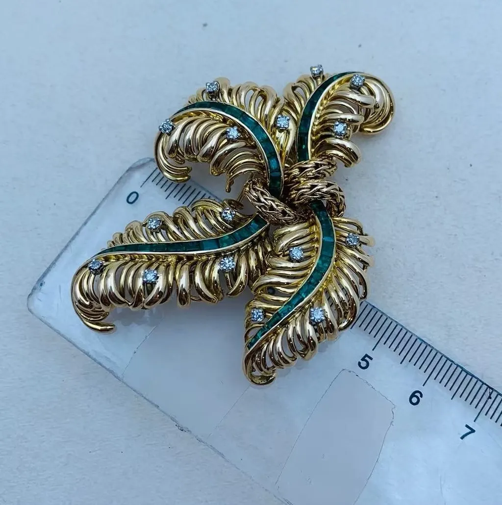 Chaumet Emerald brooch Gold Gold Very good - Box View