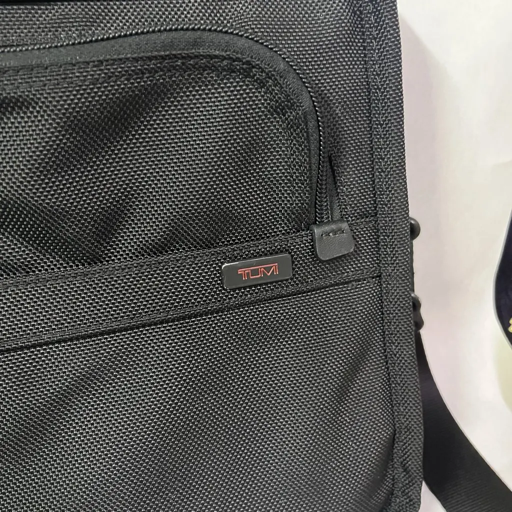 Tumi Tumi Alpha 2 Black Very good - Inside View
