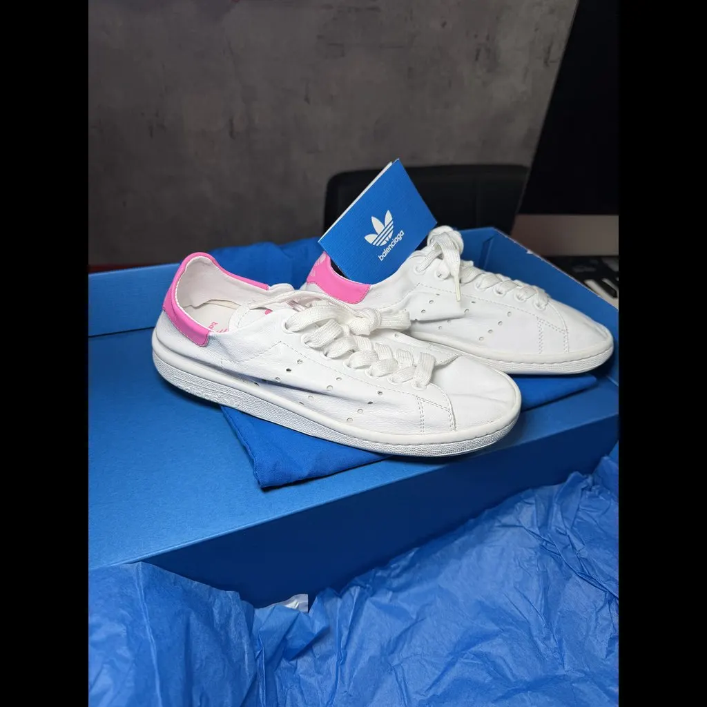 Balenciaga Balenciaga X Adidas White Leather Never worn, with tag - Back View