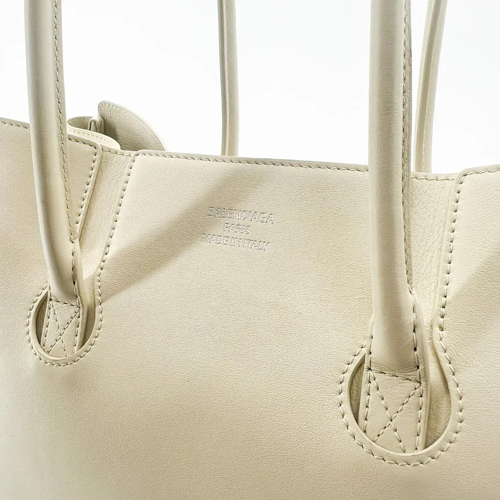 Balenciaga Bel Air Large Carryall Bag | Libas Collective