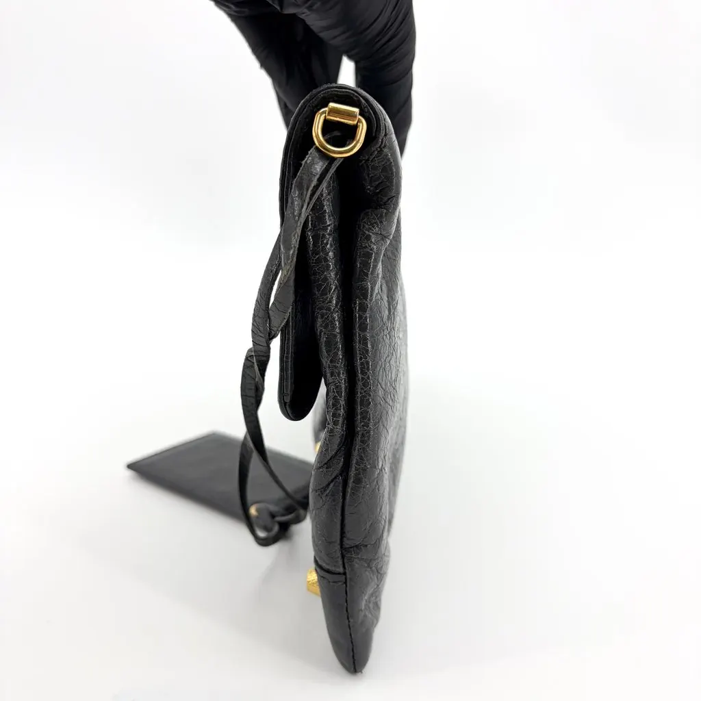 Balenciaga Giant 12 Gold Envelope Clutch Black Black Leather Fair - Model View